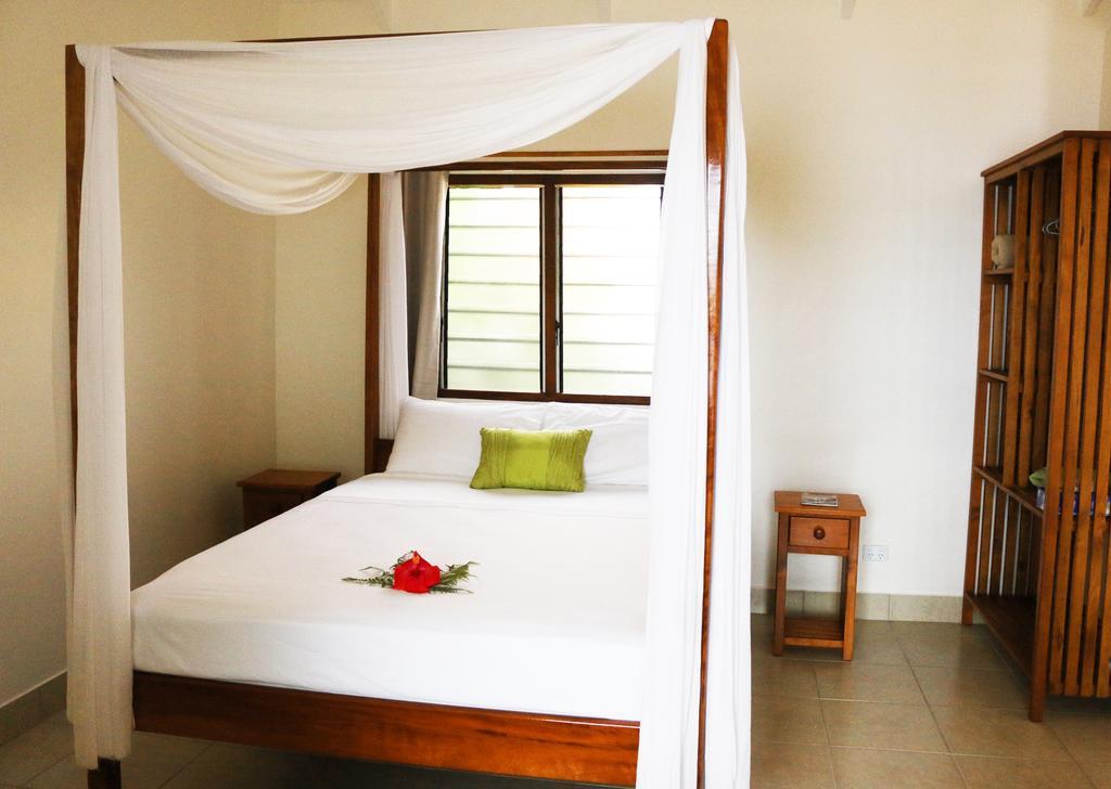 Santo Seaside Villas Luganville Exterior photo
